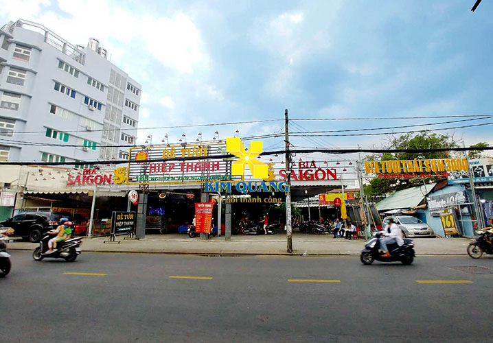 Hình chụp tổng quát bên ngoài tòa nhà bán đường Nguyễn Văn Nghi