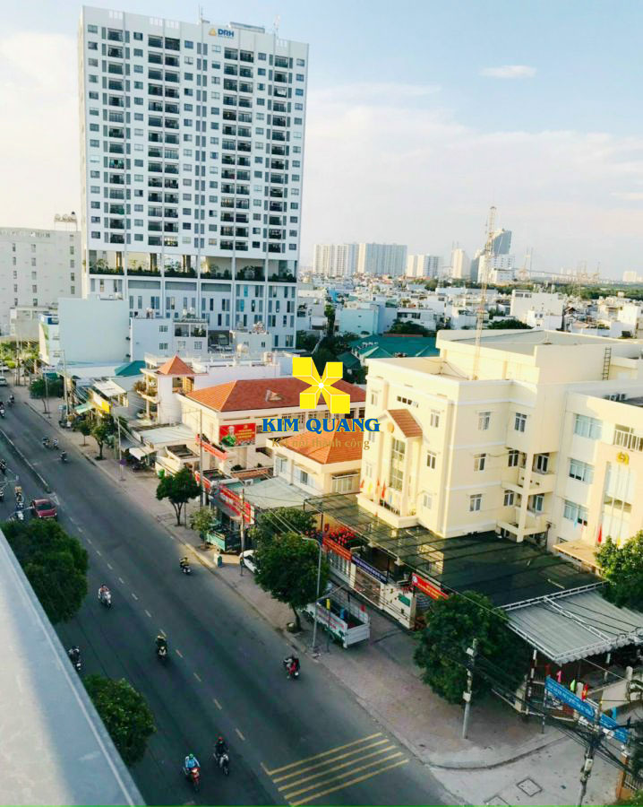 View từ tòa nhà bán đường Huỳnh Tấn Phát 
