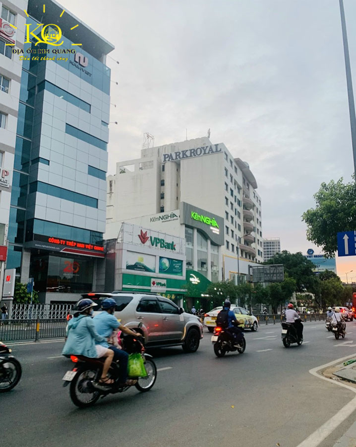 Con đường phía trước tòa nhà văn đường Nguyễn Văn Trỗi phường 7 quận Phú Nhuận